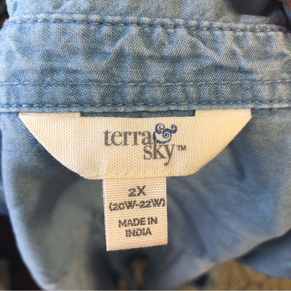 Sleeveless Denim Tunic Blouse - Picture 4 of 6